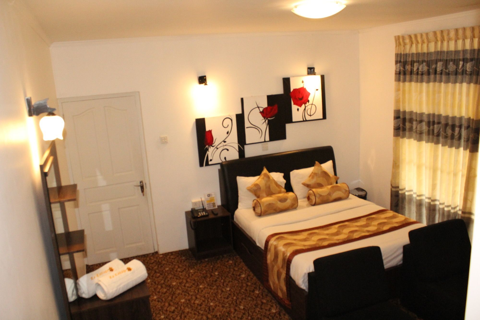 La Cottage Boutique Hotel & Restaurant Нувара-Элия Экстерьер фото