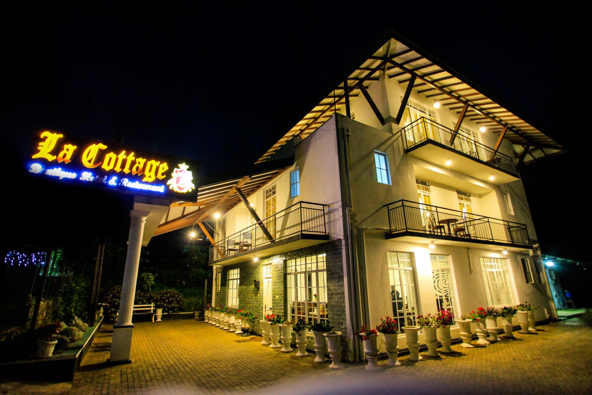 La Cottage Boutique Hotel & Restaurant Нувара-Элия Экстерьер фото