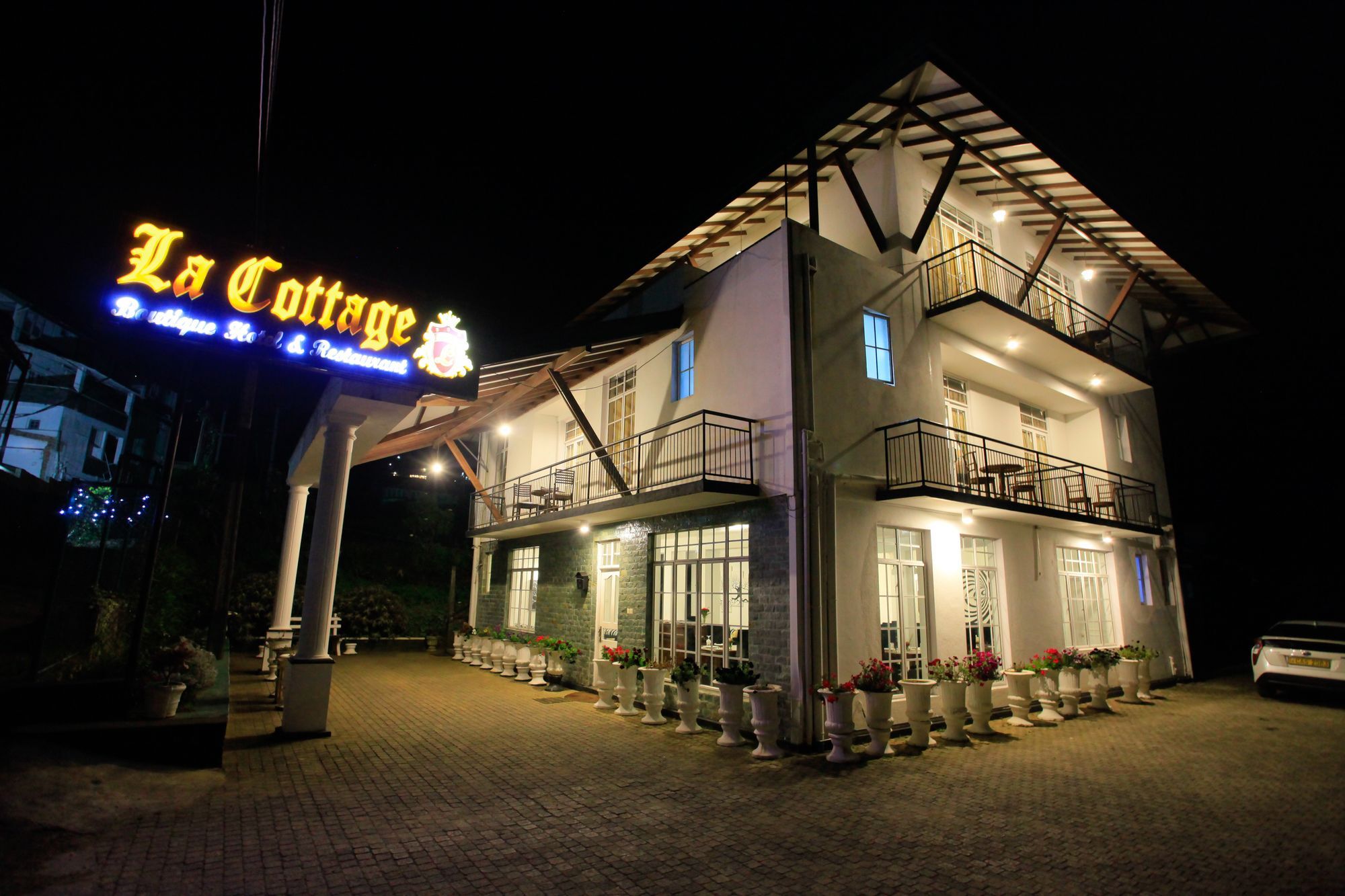 La Cottage Boutique Hotel & Restaurant Нувара-Элия Экстерьер фото