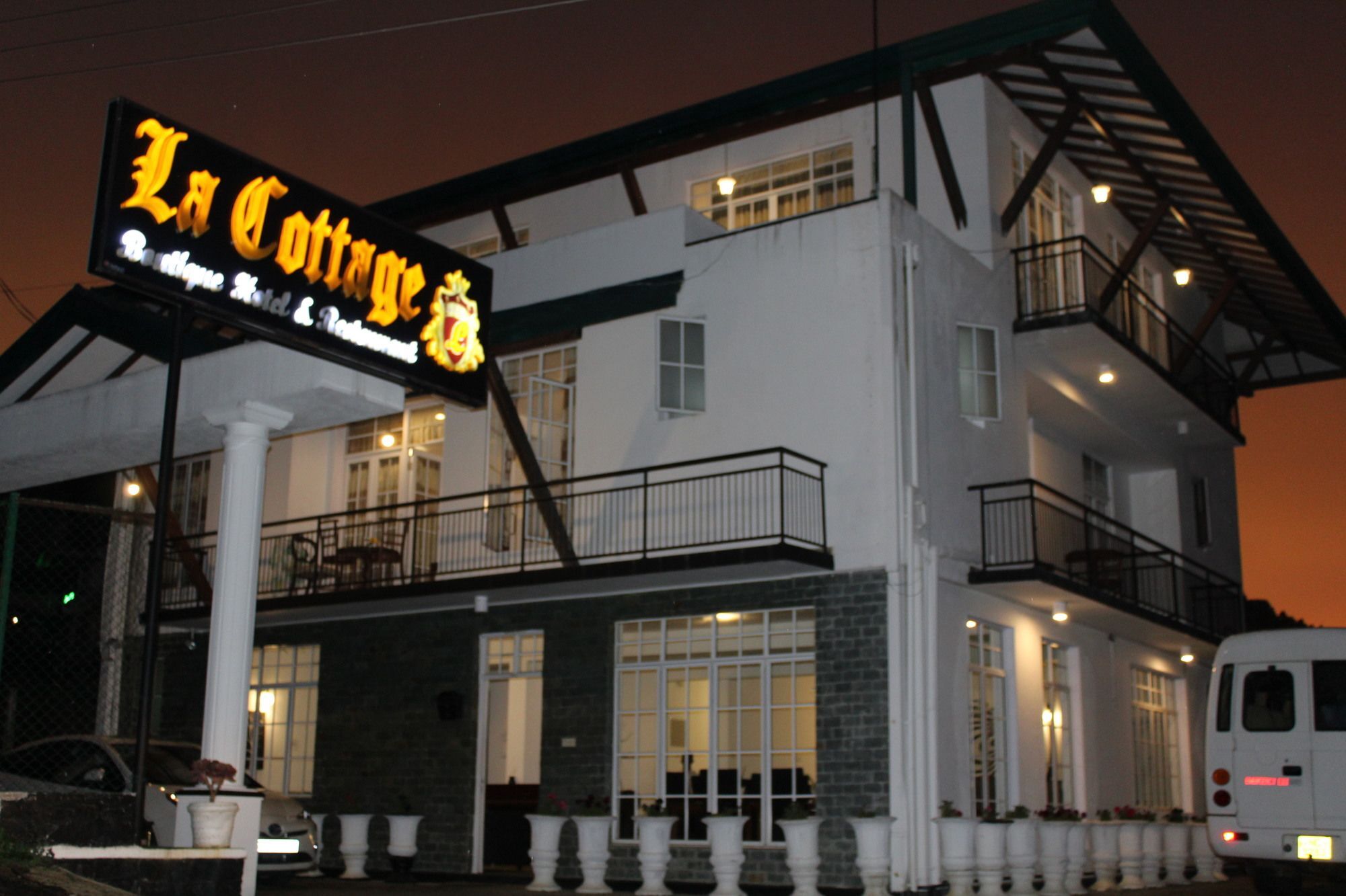 La Cottage Boutique Hotel & Restaurant Нувара-Элия Экстерьер фото